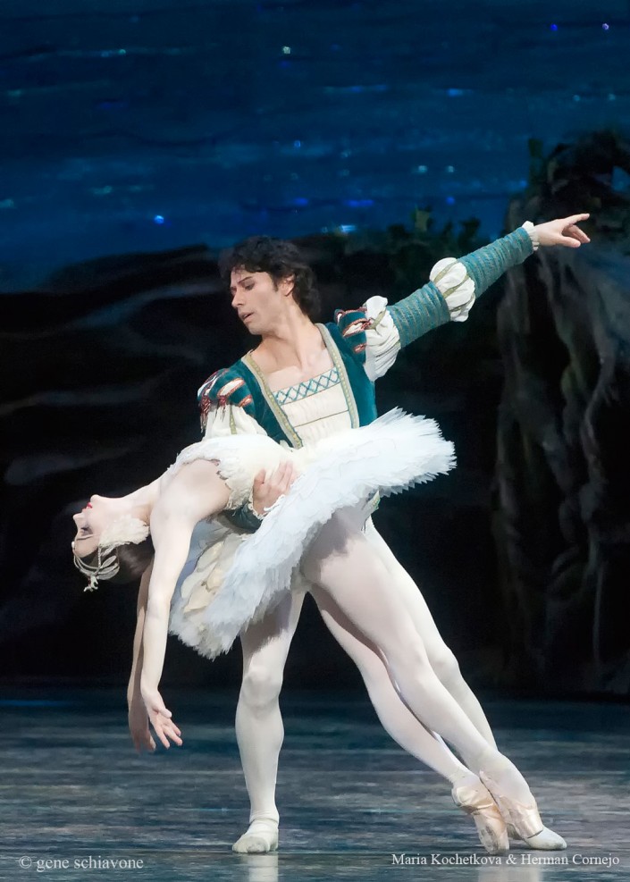 herman-cornejo-maria-kochetkova-swan-lake