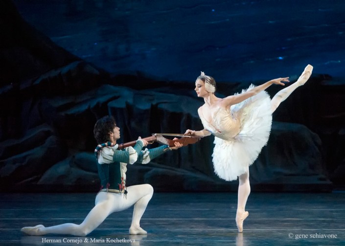 maria-kochetkova-herman-cornejo-swan-lake